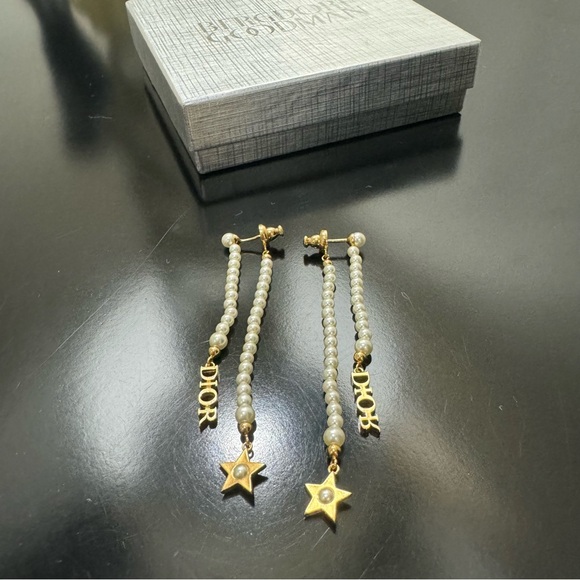 Christian Dior Tribales Pearl Strand Logo Earrings Gold - Picture 2 of 6